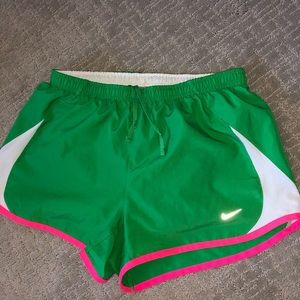 Nike Women’s DRI-FIT Running Shorts GREEN